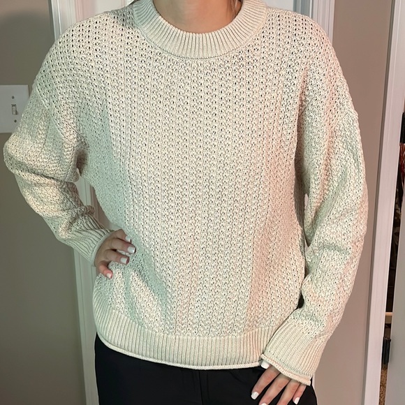 Universal Thread oatmeal sweater, size large - Picture 1 of 4